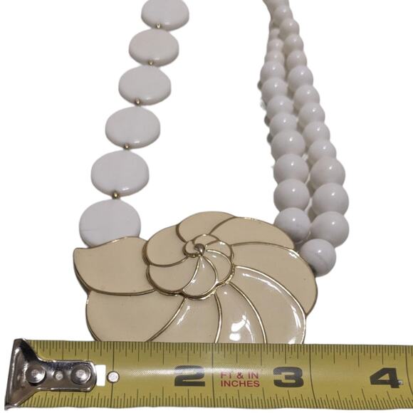 Vintage TRIFARI Signed Enamel Sea Shell Lucite Bead‎ Necklace Bold & Beachy - Picture 6 of 6